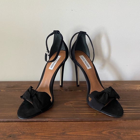 SOLD Steve Madden Julia Black Stilettos - Picture 2 of 9